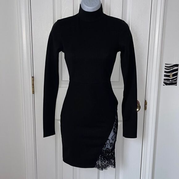 Missguided Dresses & Skirts - Beautiful lace dress